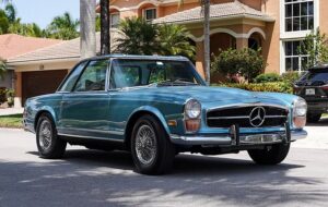 1971 Mercedes-Benz 200-Series