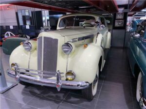1938 Packard 120
