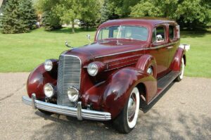 1936 Cadillac Series 85 4dr Sedan