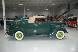 1935 Ford Model 48 Deluxe Roadster