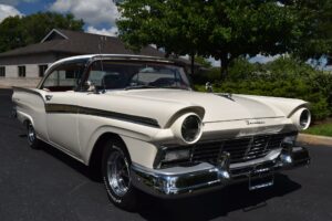 1957 Ford Fairlane Victoria