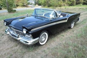 1957 Ford Fairlane 500 Skyliner