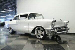 1957 Chevrolet Bel Air_150_210 Restomod