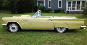 1957 Ford Thunderbird