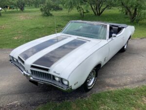 1969 Oldsmobile Cutlass Convertible 350 V8 Auto PS PB Power Top