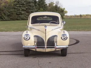 1941 Lincoln Zephyr Sedan