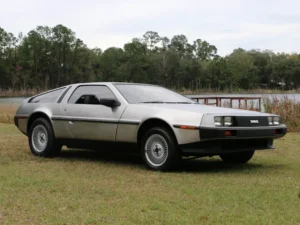 1982 DeLorean DMC-12